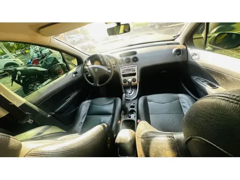 408 Sedan - Foto