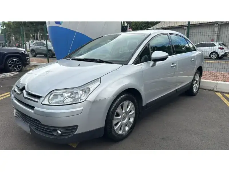 C4 Sedan - Foto