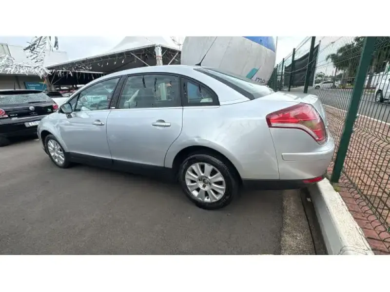 C4 Sedan - Foto