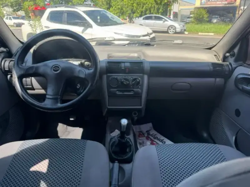 Corsa Sedan - Foto