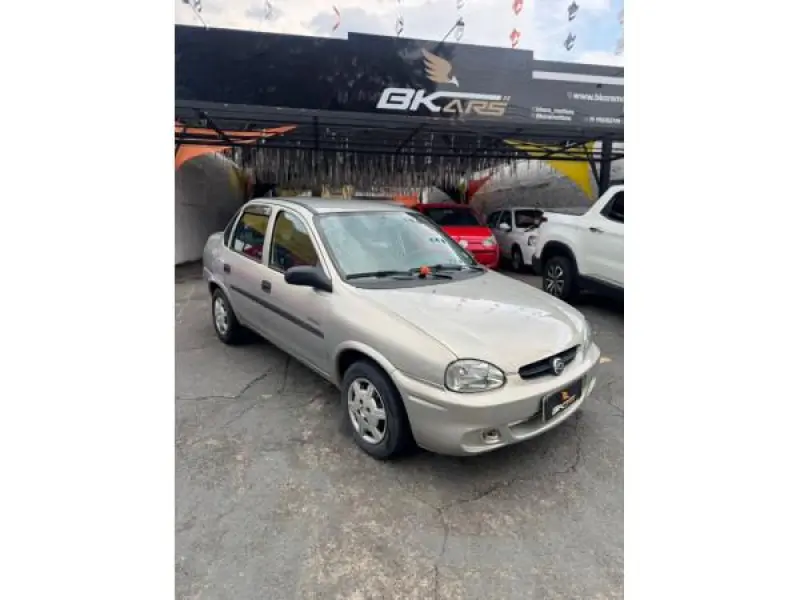 Corsa Sedan - Foto