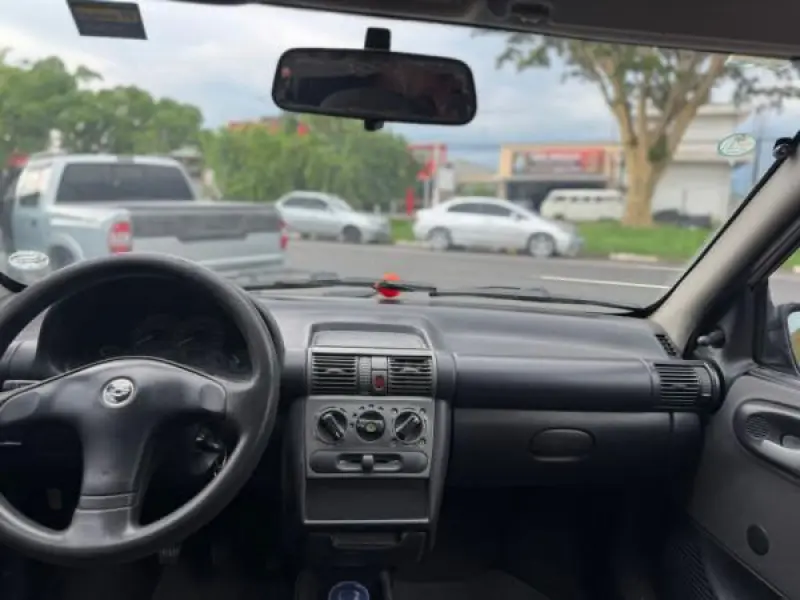 Corsa Sedan - Foto