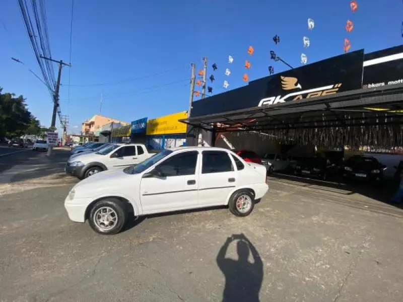 Corsa Sedan - Foto