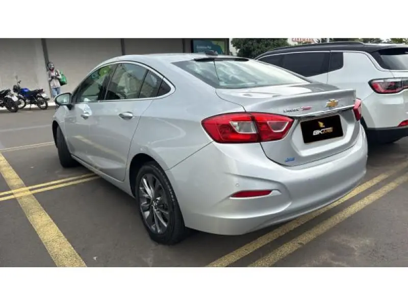 Cruze Sedan - Foto