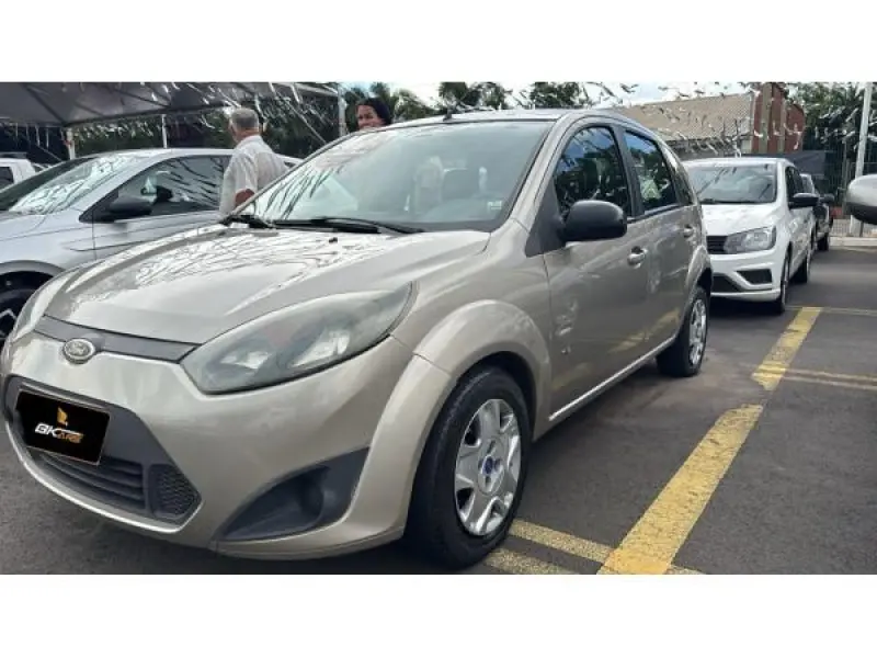 Fiesta Hatch - Foto