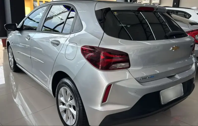 Onix Hatch - Foto