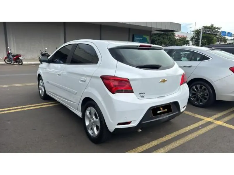 Onix Hatch - Foto
