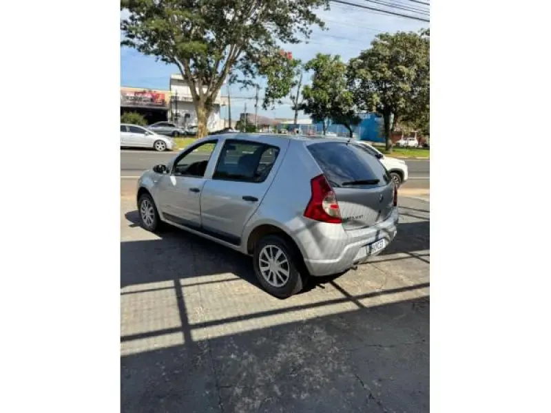 Sandero - Foto