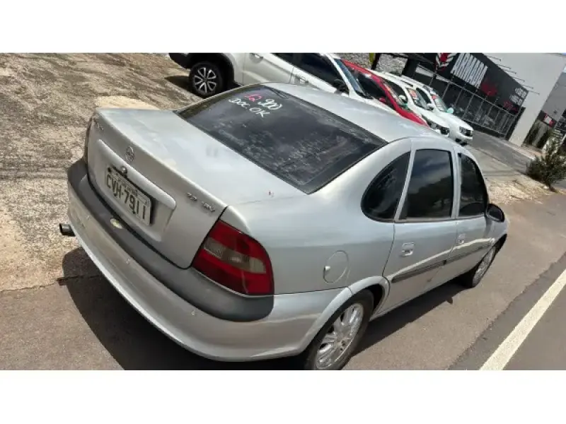 Vectra Sedan - Foto