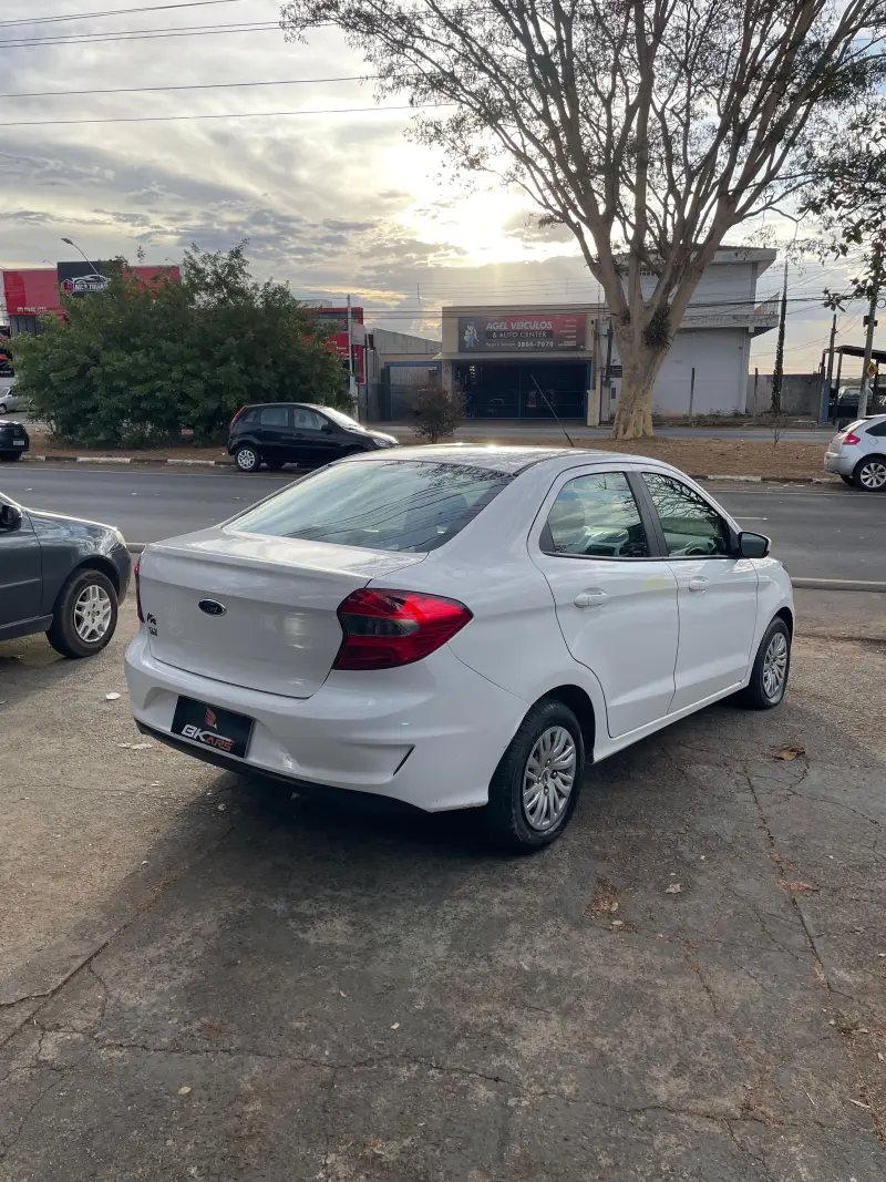 Ka + Sedan - Foto