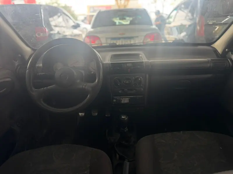 Corsa Sedan - Foto