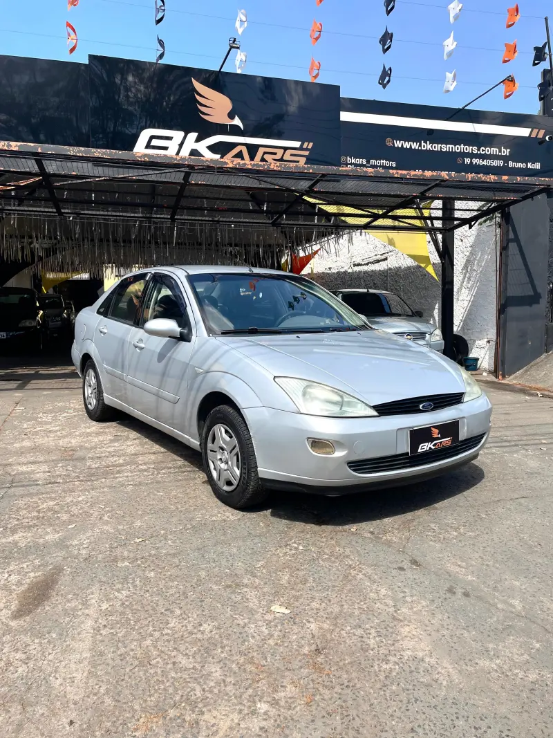 Focus Sedan - Foto