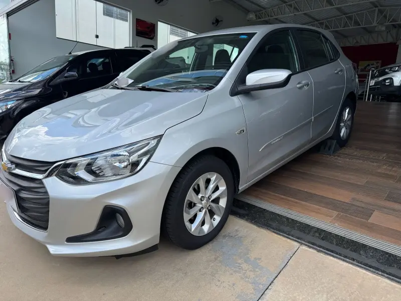 Onix Hatch - Foto
