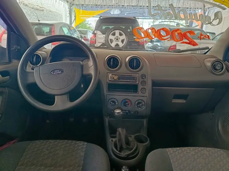Fiesta Hatch - Foto