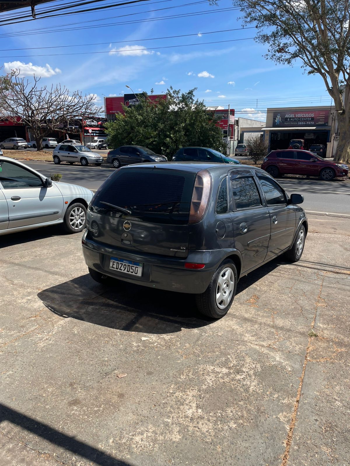 Corsa Hatch - Foto