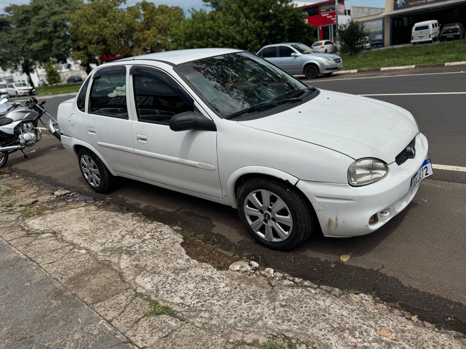 Corsa Sedan - Foto