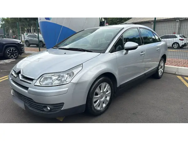 C4 Sedan - Foto
