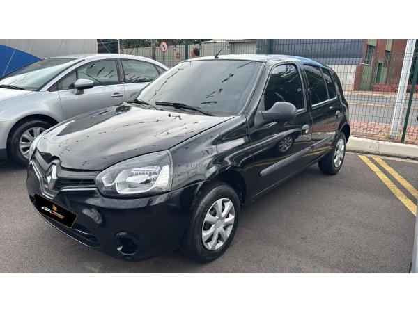 Clio Hatch - Foto