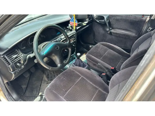 Vectra Sedan - Foto