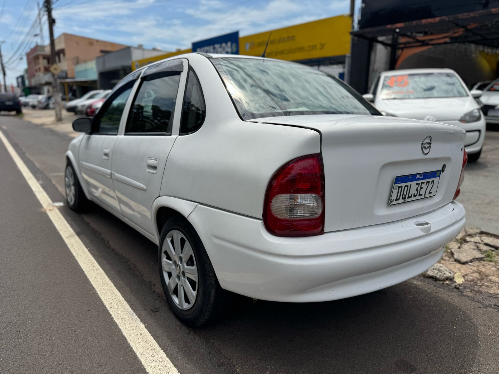 Corsa Sedan - Foto