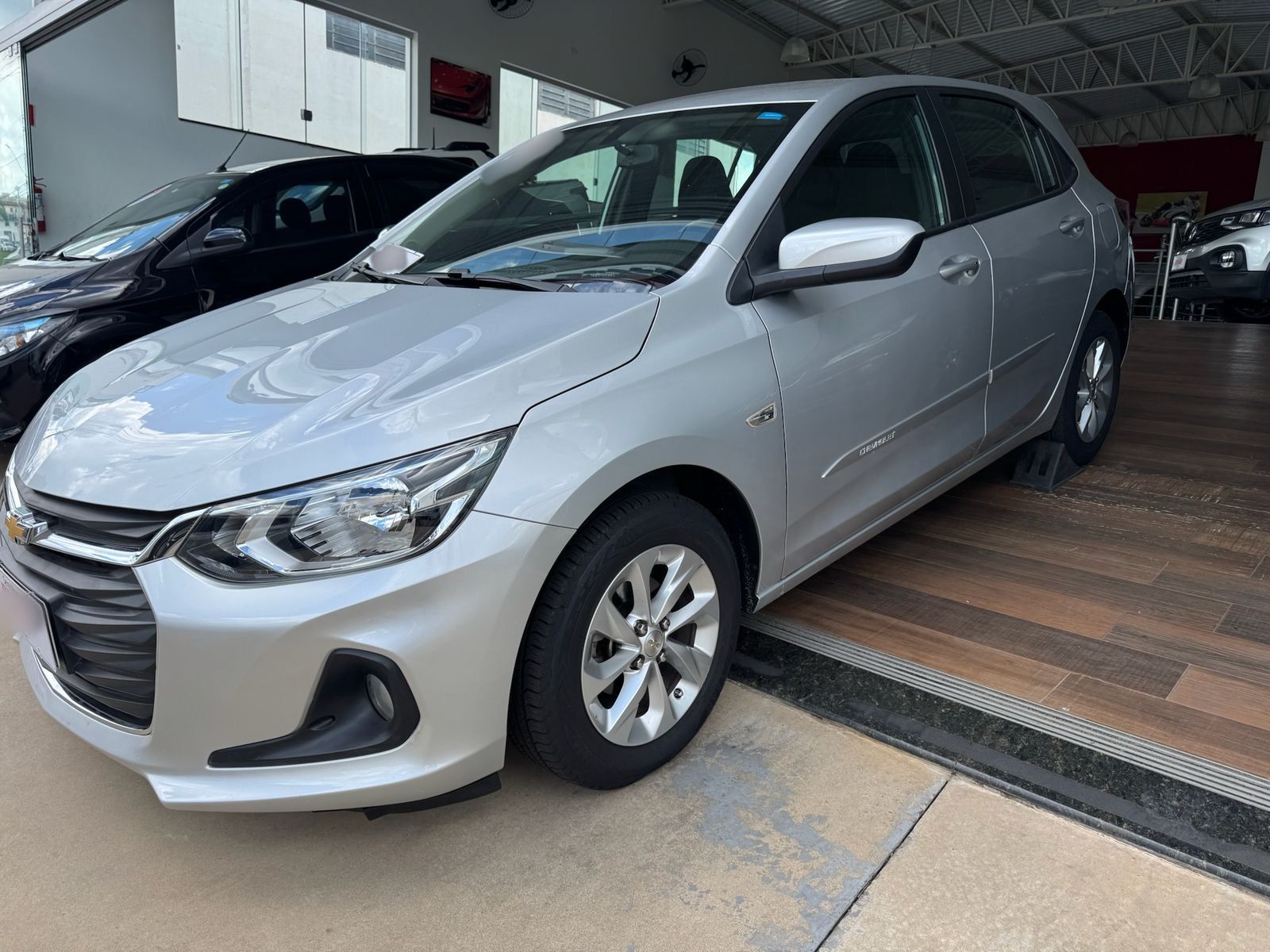 Onix Hatch - Foto