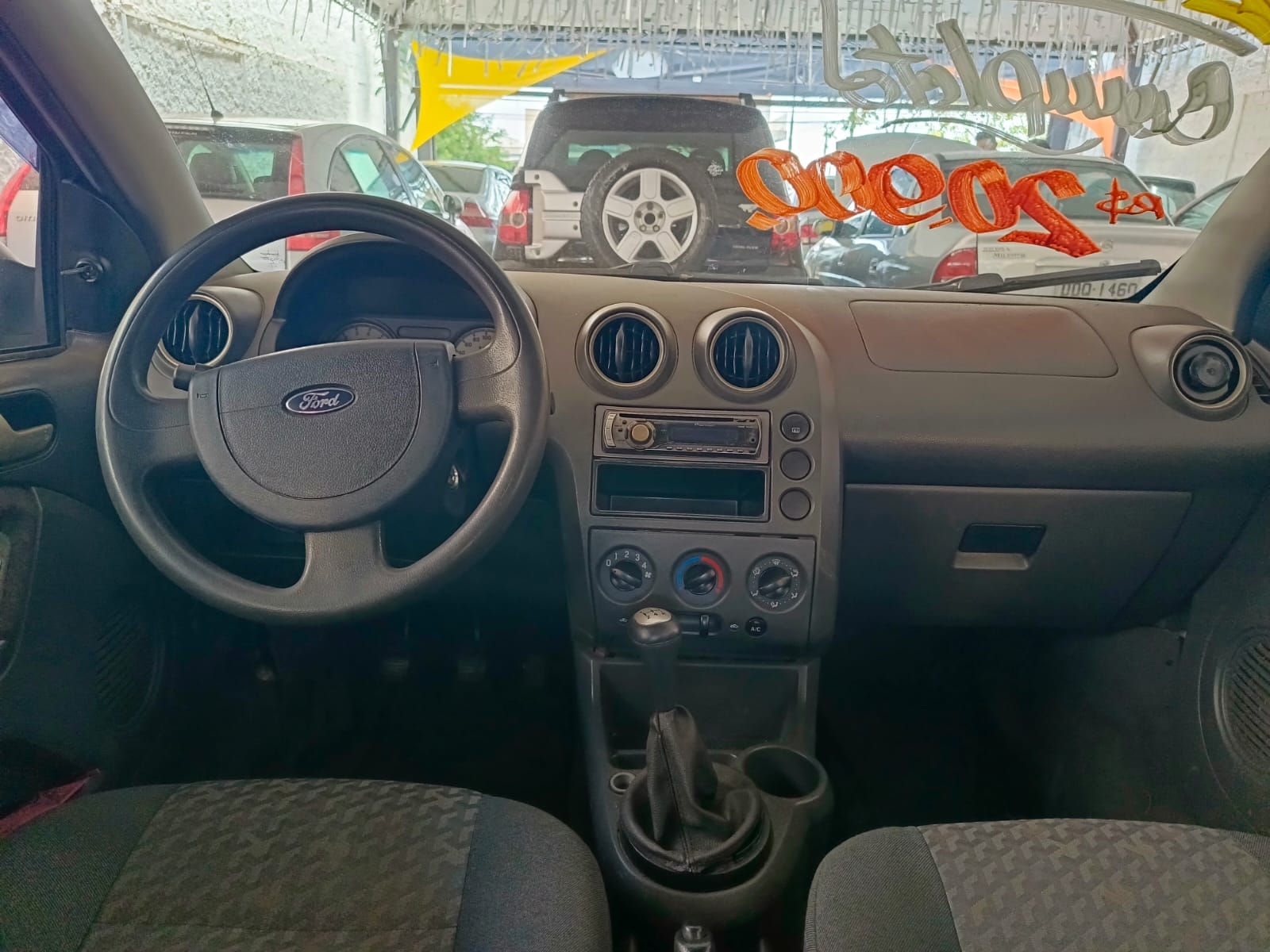 Fiesta Hatch - Foto