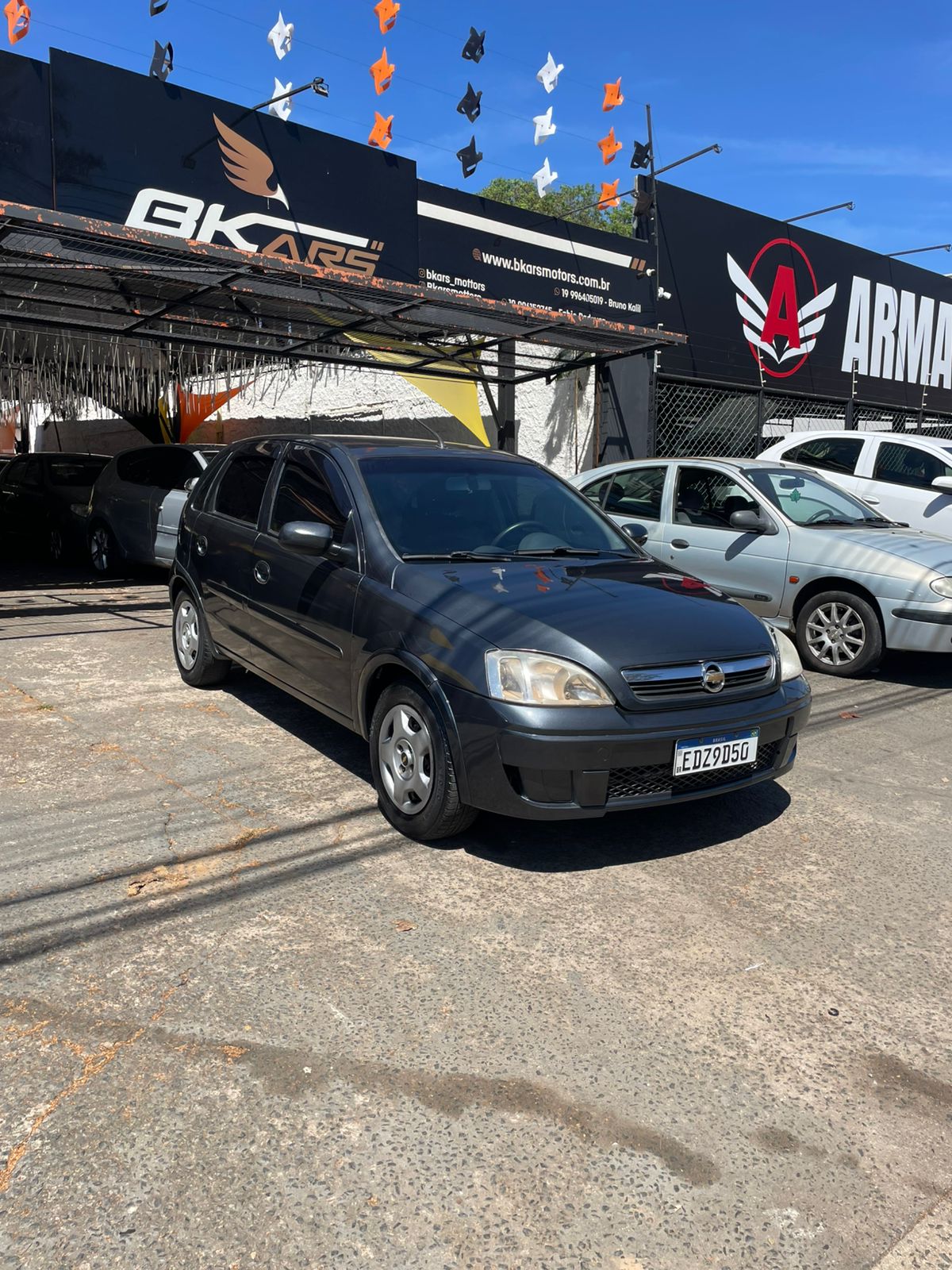 Corsa Hatch - Foto