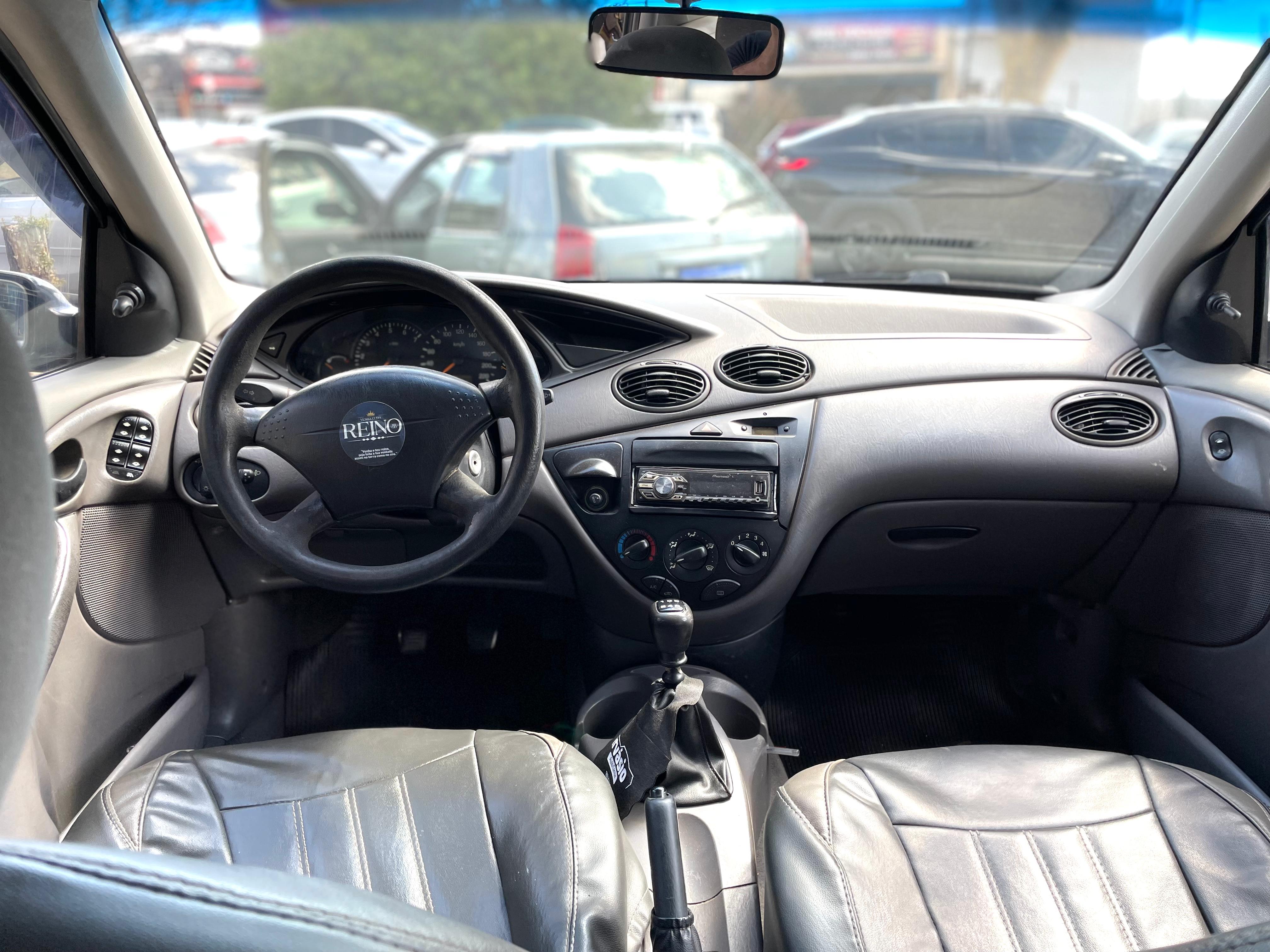 Focus Sedan - Foto